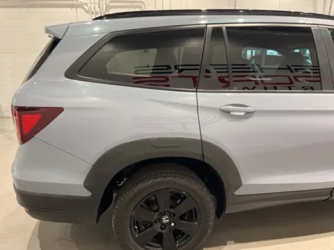 More photos of 2022 Honda Pilot TrailSport at Fishers Imports - North West, IN