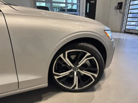 More photos of 2023 Volvo S60 B5 Plus Dark Theme at Fishers Imports - North West, IN