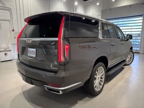 More photos of 2021 Cadillac Escalade ESV Premium at Fishers Imports - North West, IN
