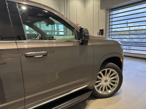 More photos of 2021 Cadillac Escalade ESV Premium at Fishers Imports - North West, IN