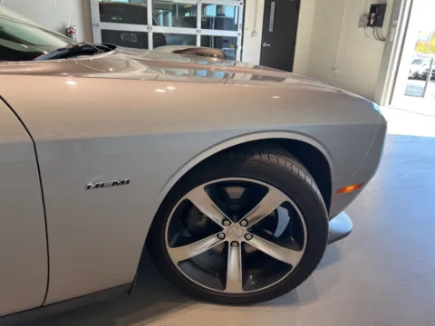 More photos of 2016 Dodge Challenger R/T at Fishers Imports - North West, IN