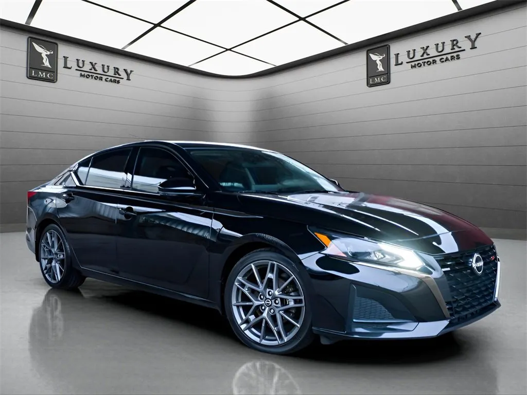 2023 Nissan Altima 2.0 SR for sale in Hillside, NJ