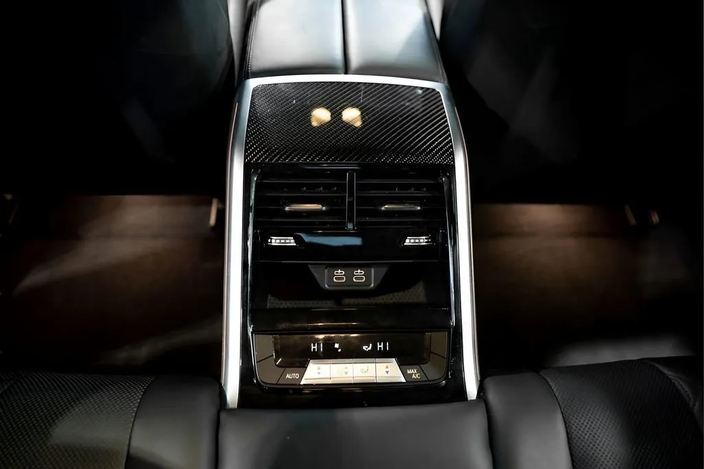 2022 BMW M8 Gran Coupe Base - Photo 34