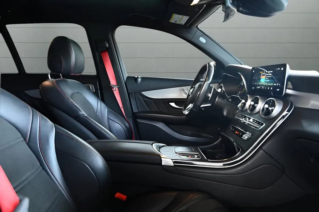 2021 Mercedes-Benz GLC AMG GLC43 - Photo 31