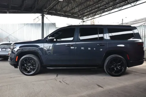 More photos of 2023 Jeep Wagoneer Series II Carbide at Luxury Motor Cars, NJ