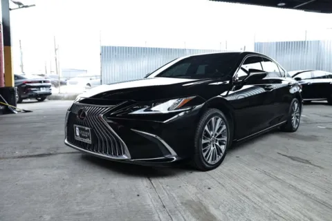 More photos of 2020 Lexus ES 350 at Luxury Motor Cars, NJ