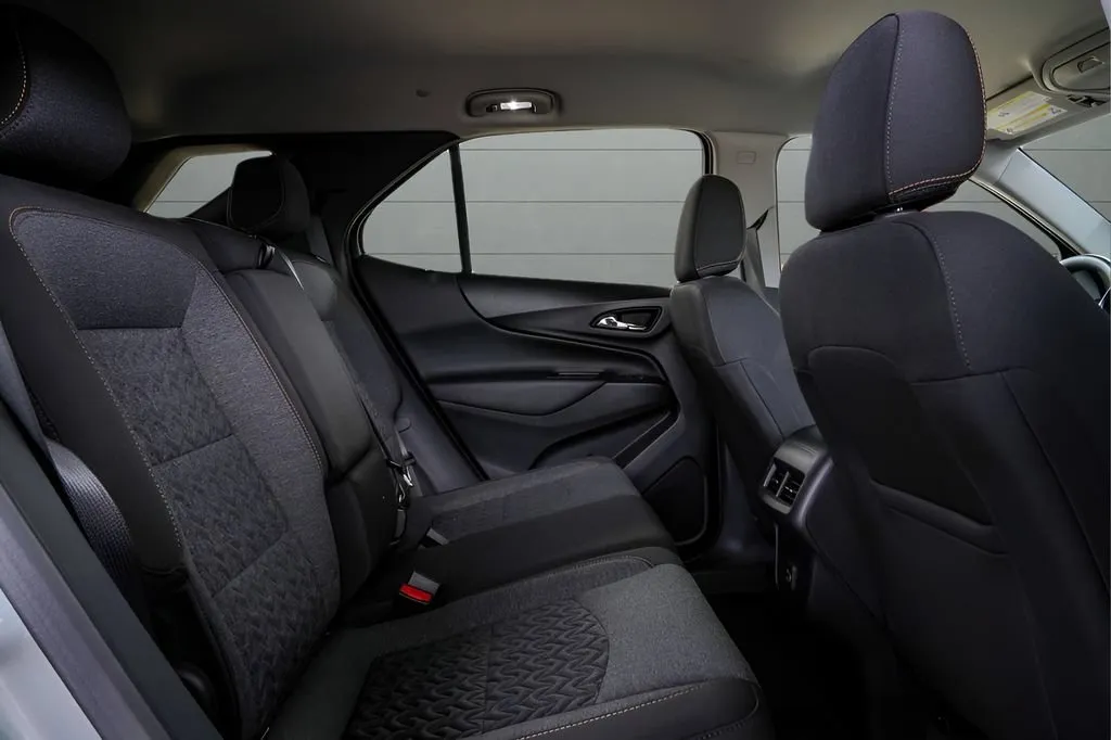 2023 Chevrolet Equinox LT - Photo 36