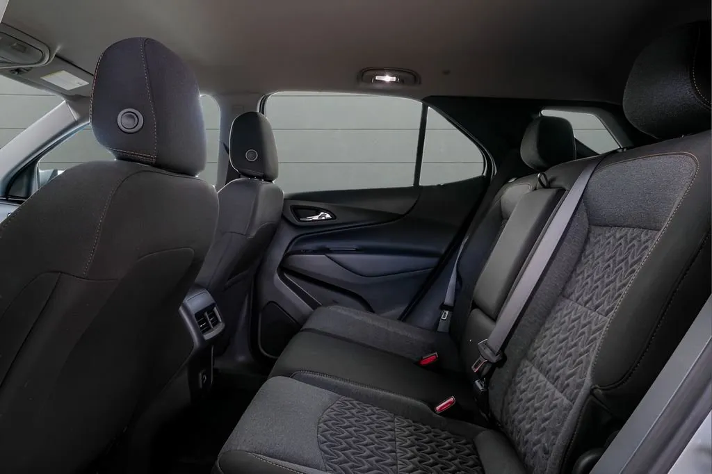 2023 Chevrolet Equinox LT - Photo 30