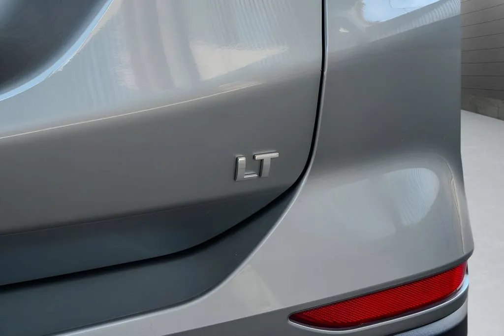 2023 Chevrolet Equinox LT - Photo 11
