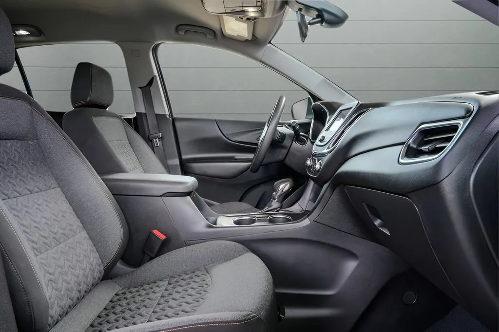 2023 Chevrolet Equinox LT - Photo 33