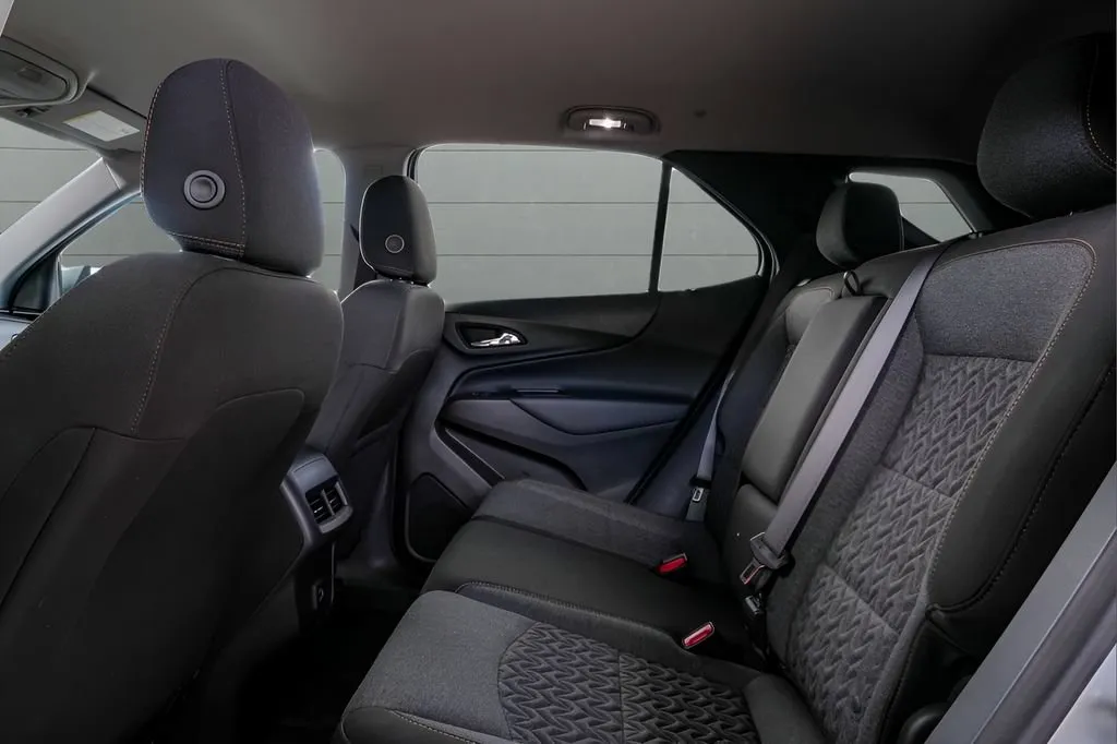 2023 Chevrolet Equinox LT - Photo 30