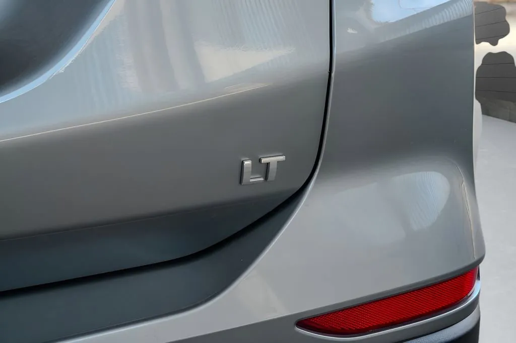 2023 Chevrolet Equinox LT - Photo 11