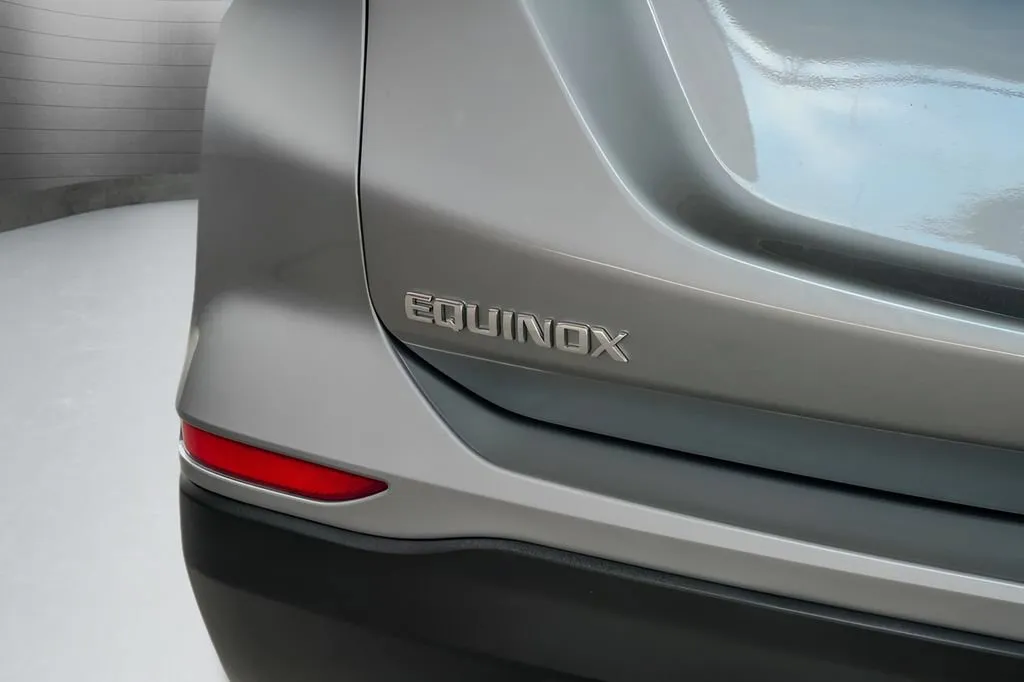 2023 Chevrolet Equinox LT - Photo 10