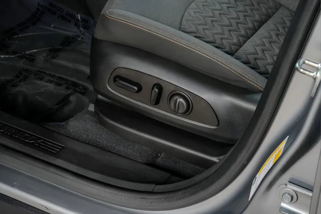 2023 Chevrolet Equinox LT - Photo 40