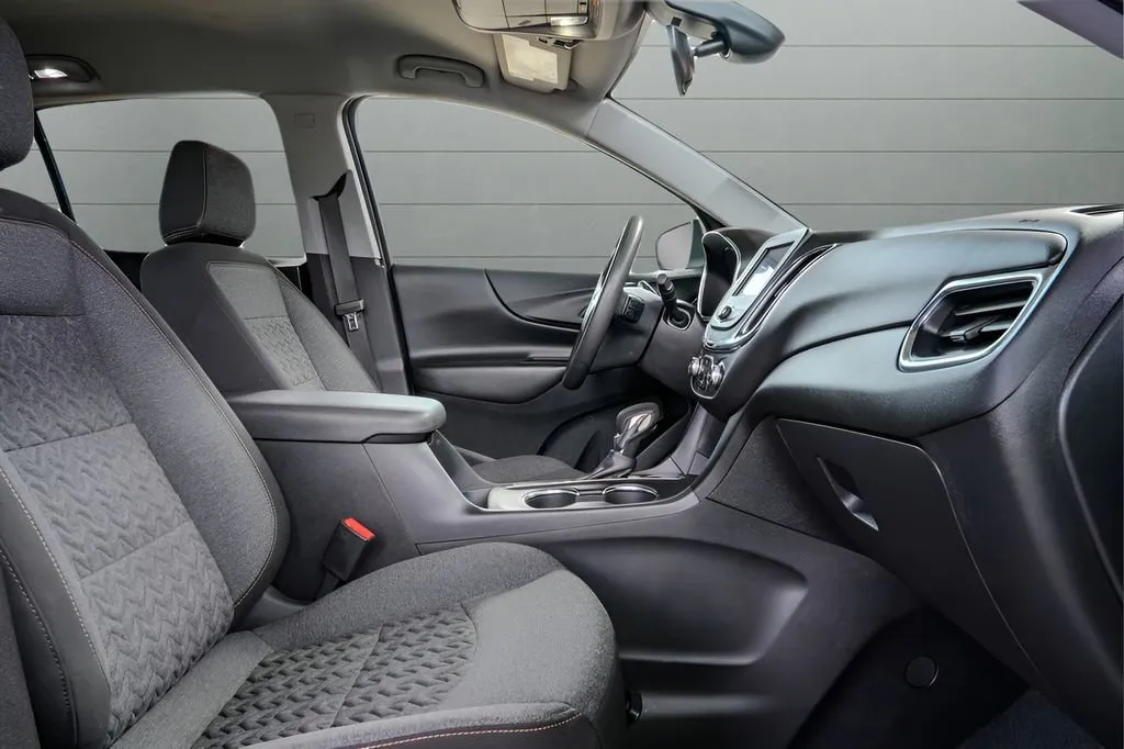 2023 Chevrolet Equinox LT - Photo 33