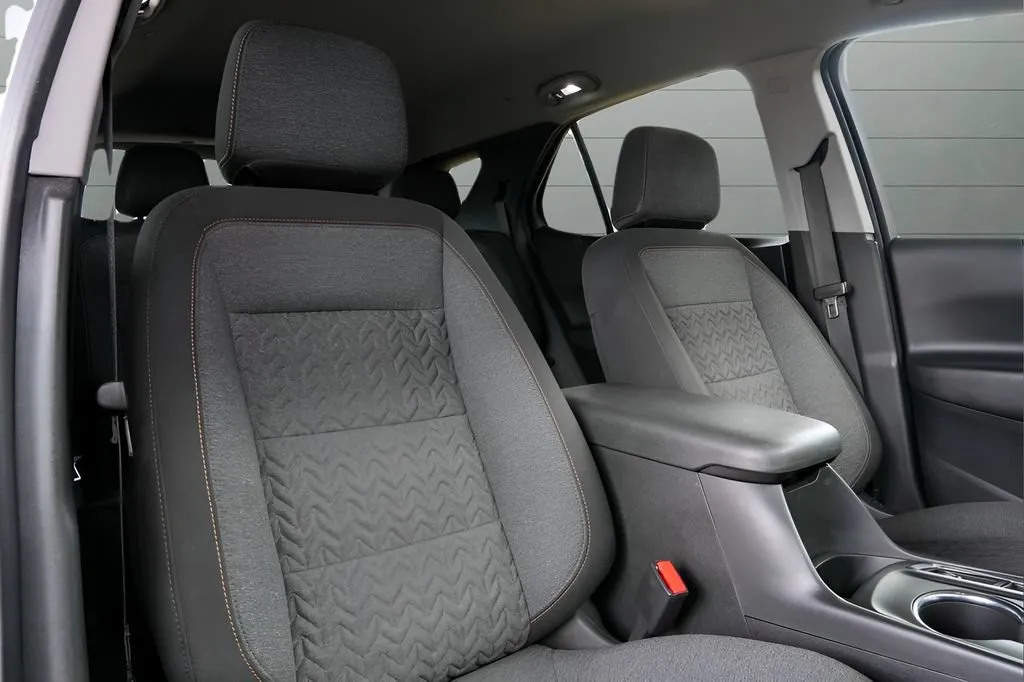 2023 Chevrolet Equinox LT - Photo 34