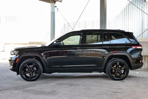 More photos of 2023 Jeep Grand Cherokee Altitude at Luxury Motor Cars, NJ