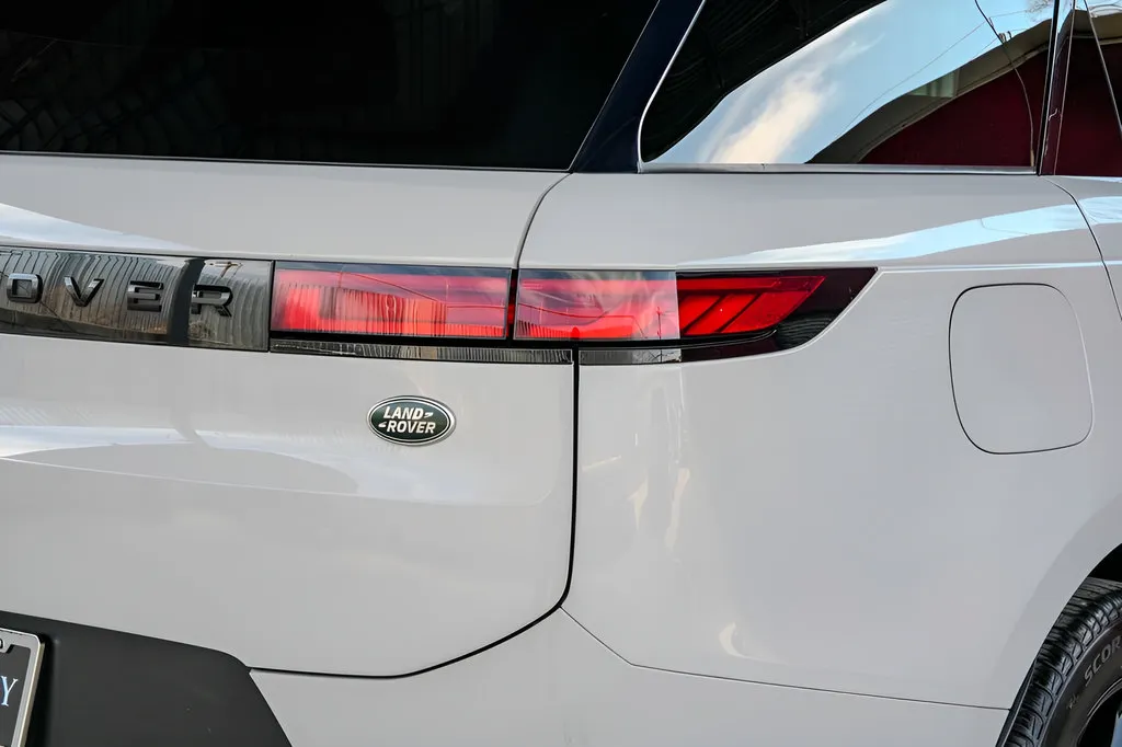 2023 Land Rover Range Rover Sport SE - Photo 12