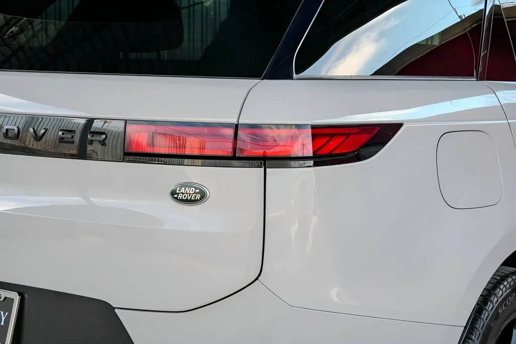 2023 Land Rover Range Rover Sport SE - Photo 12