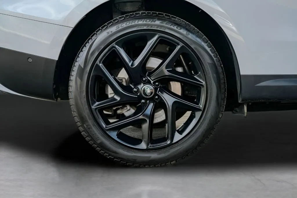 2023 Land Rover Range Rover Sport SE - Photo 16