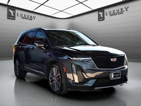 Gray 2022 Cadillac XT6 Sport for sale in Hillside, NJ