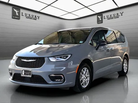 More photos of 2025 Chrysler Pacifica Select at Luxury Motor Cars, NJ
