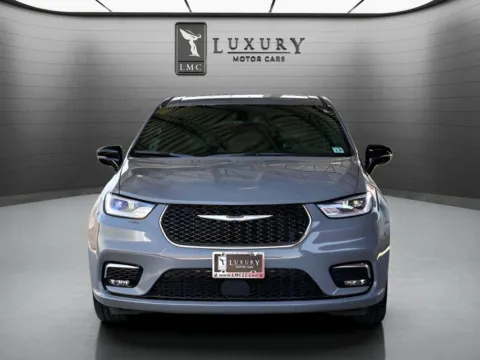 Another view of 2025 Chrysler Pacifica Select for sale in Hillside, NJ at Luxury Motor Cars