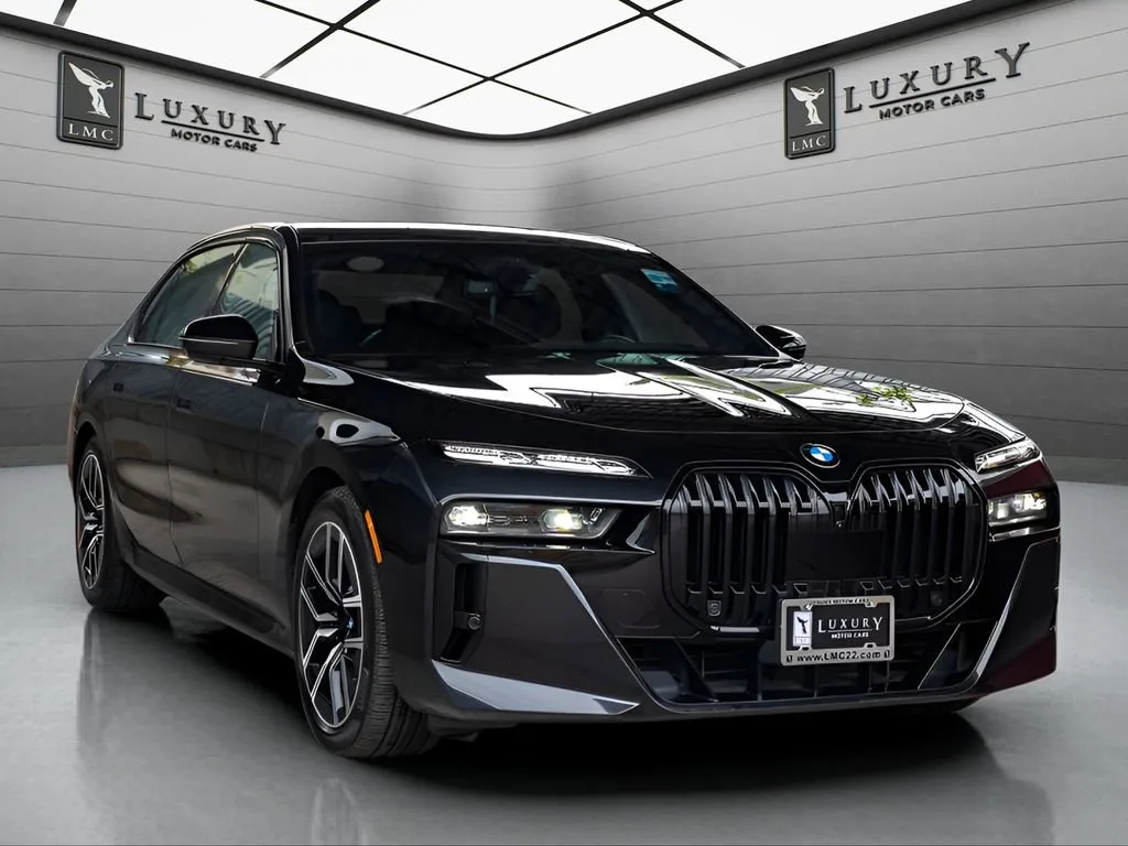 2023 BMW 7 Series 760i xDrive's photo