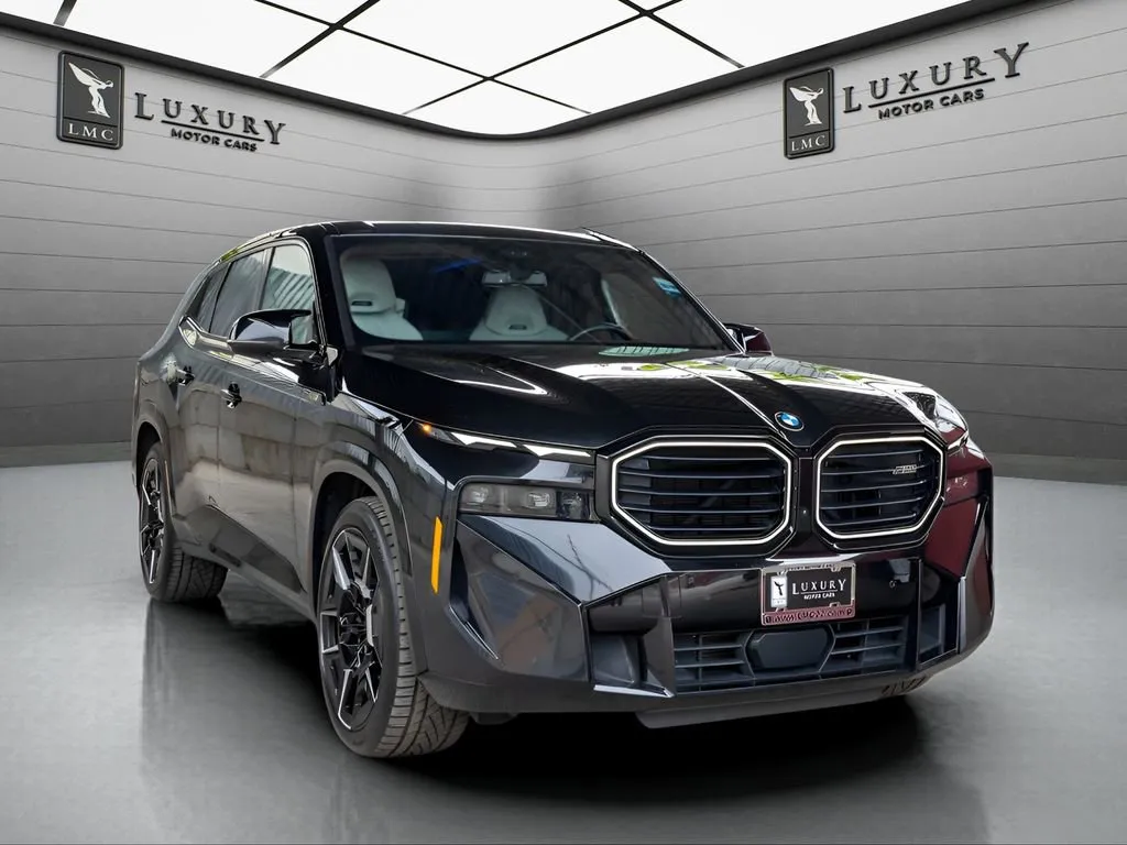 2024 BMW XM -'s photo