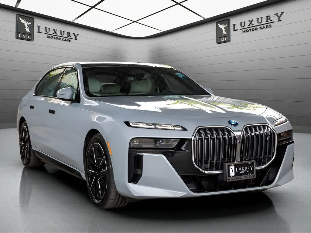 2023 BMW i7 xDrive60 for sale in Hillside, NJ