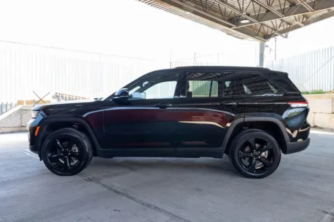 More photos of 2023 Jeep Grand Cherokee Altitude at Luxury Motor Cars, NJ