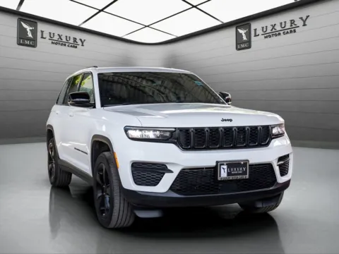 White 2023 Jeep Grand Cherokee Altitude for sale in Hillside, NJ
