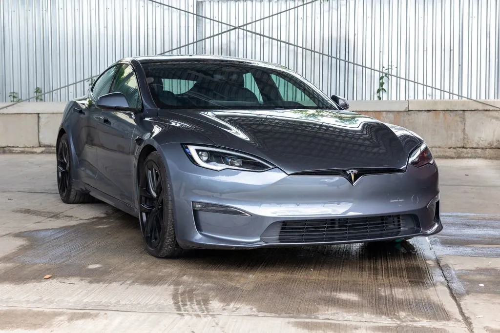 2022 Tesla Model S -'s photo