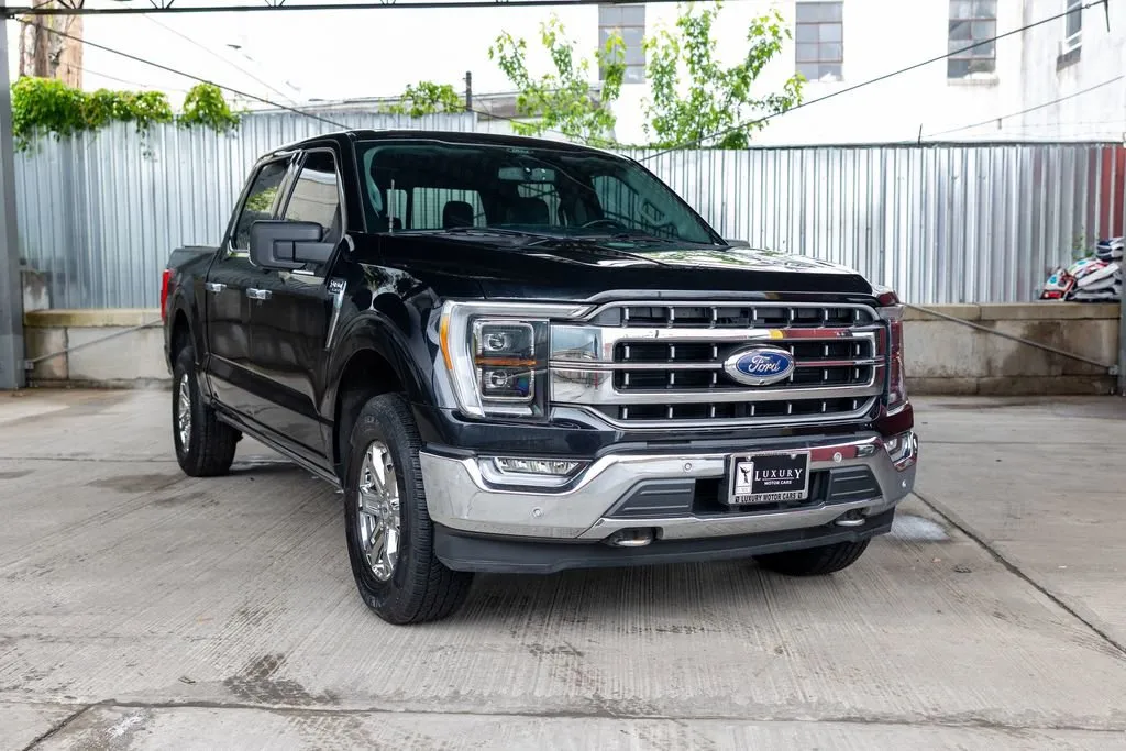 2022 Ford F-150 Lariat 4x4 SuperCrew 145 in's photo