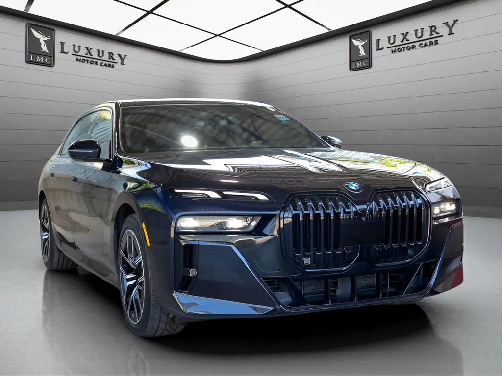 Black 2023 BMW 7 Series 760i xDrive for sale in Hillside, NJ