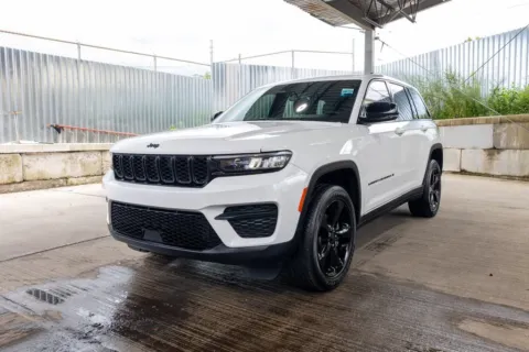 More photos of 2023 Jeep Grand Cherokee Altitude at Luxury Motor Cars, NJ