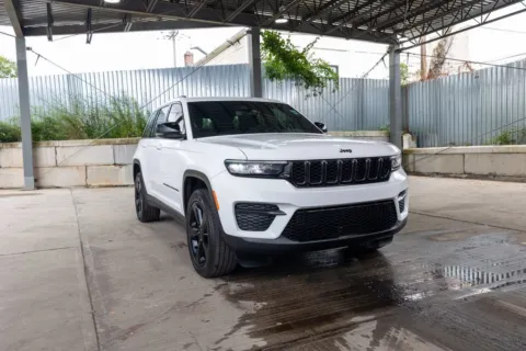 White 2023 Jeep Grand Cherokee Altitude for sale in Hillside, NJ