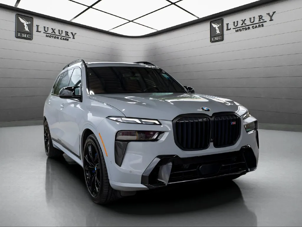 2024 BMW X7 M60i