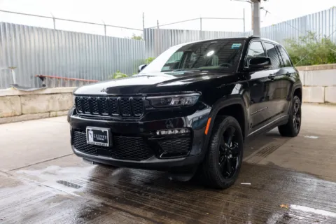More photos of 2023 Jeep Grand Cherokee Limited at Luxury Motor Cars, NJ