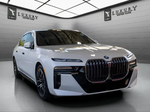 White 2024 BMW i7 xDrive60 for sale in Hillside, NJ