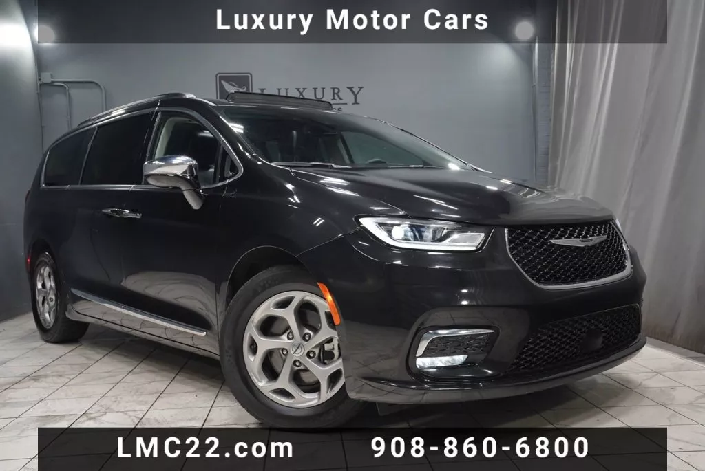 2023 Chrysler Pacifica Limited for sale in Hillside, NJ