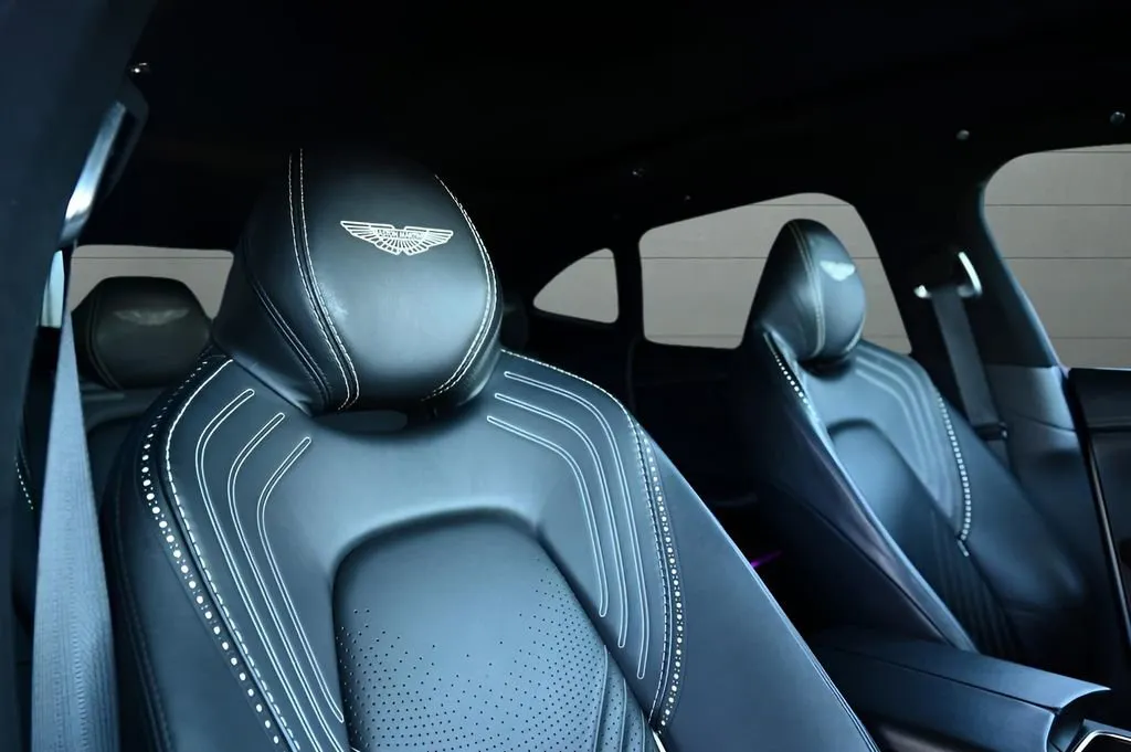 2021 Aston Martin DBX Base - Photo 34