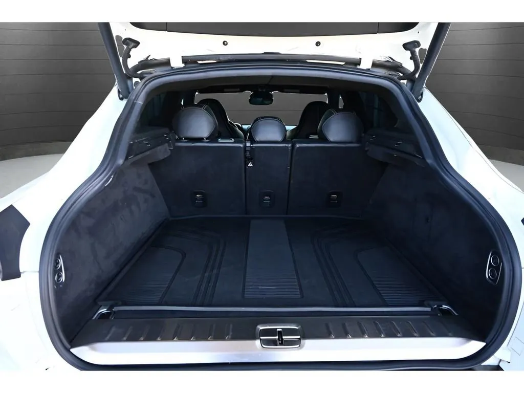 2021 Aston Martin DBX Base - Photo 42