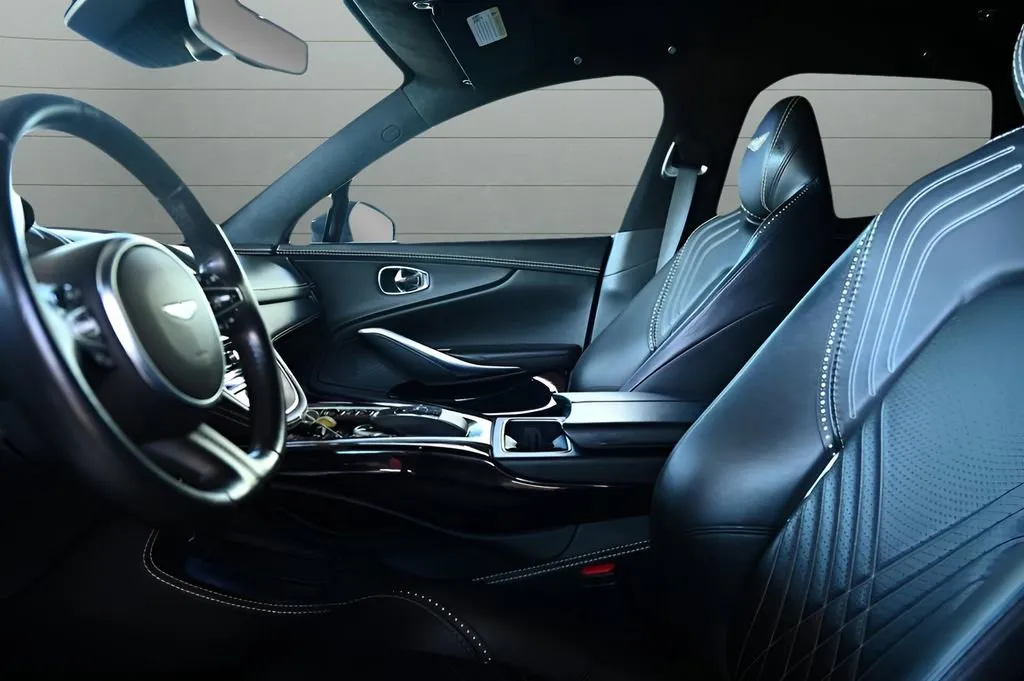 2021 Aston Martin DBX Base - Photo 24