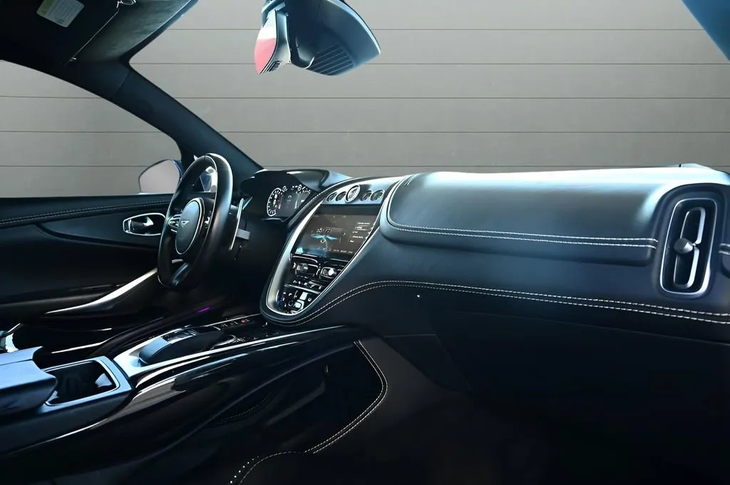 2021 Aston Martin DBX Base - Photo 33