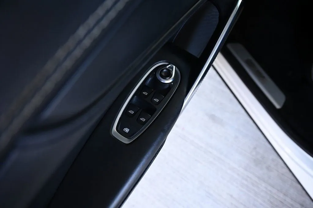 2021 Aston Martin DBX Base - Photo 13