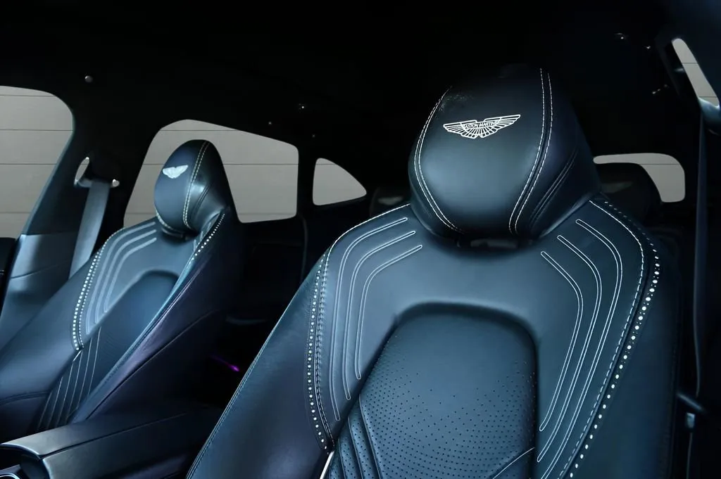 2021 Aston Martin DBX Base - Photo 25