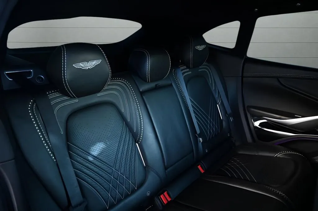 2021 Aston Martin DBX Base - Photo 31