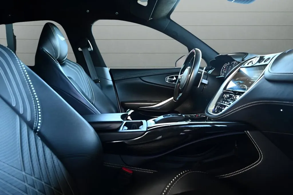 2021 Aston Martin DBX Base - Photo 32