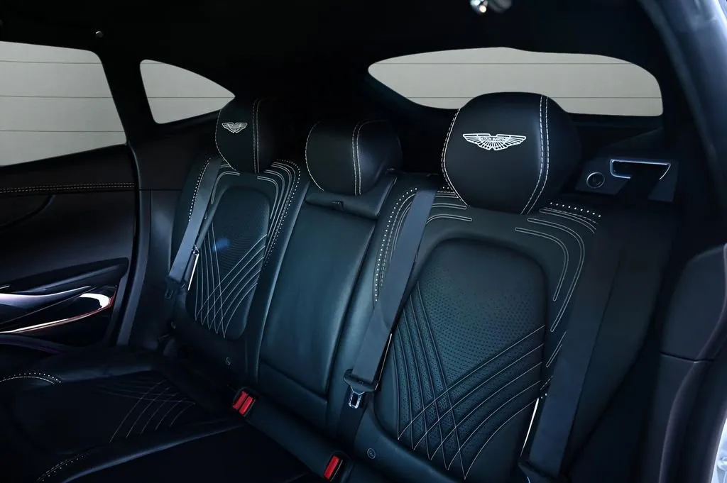 2021 Aston Martin DBX Base - Photo 26